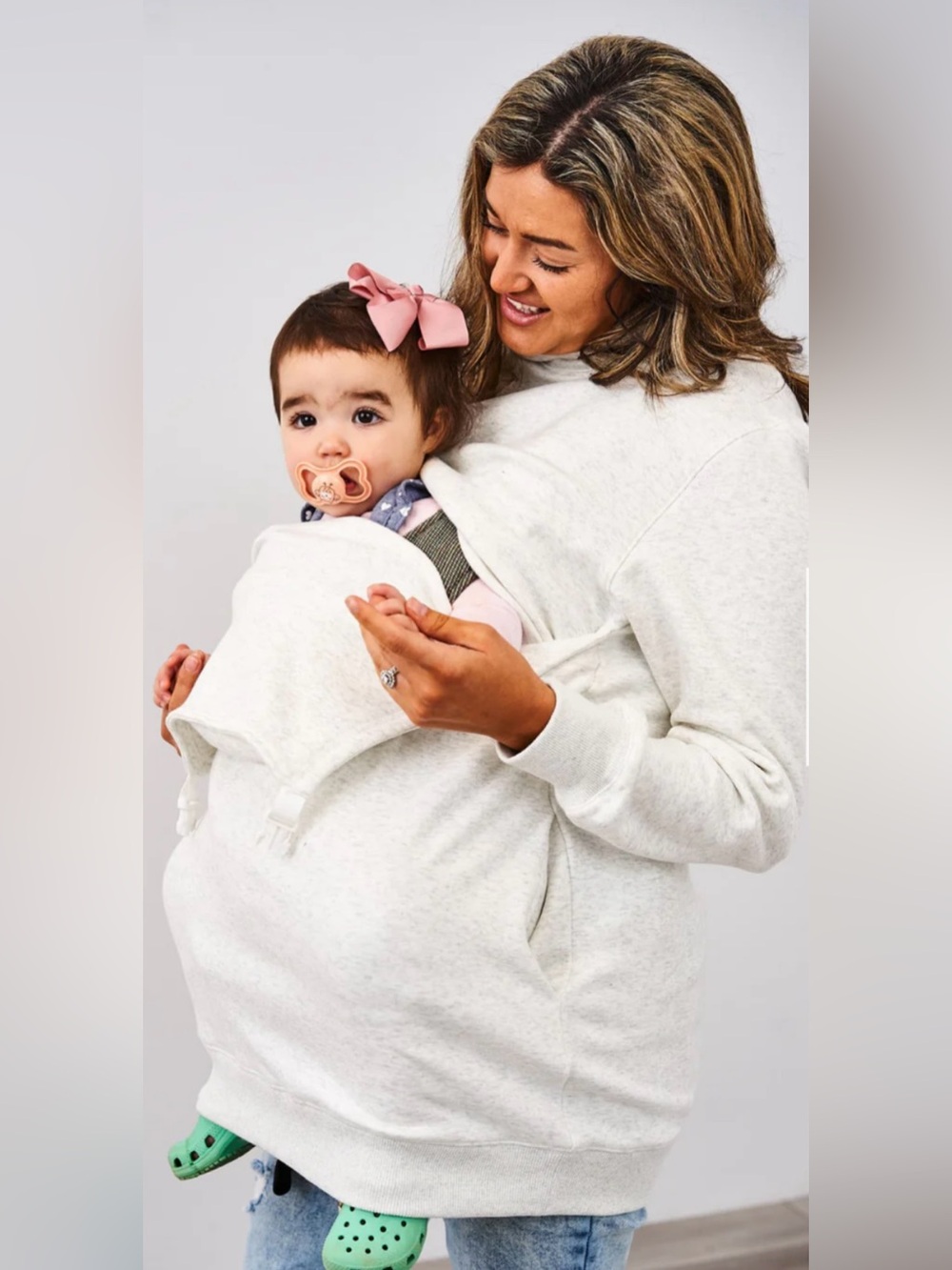 NEW in Plastic Latched Mama Buckle & Go Babywearing Pullover color - Oatmeal